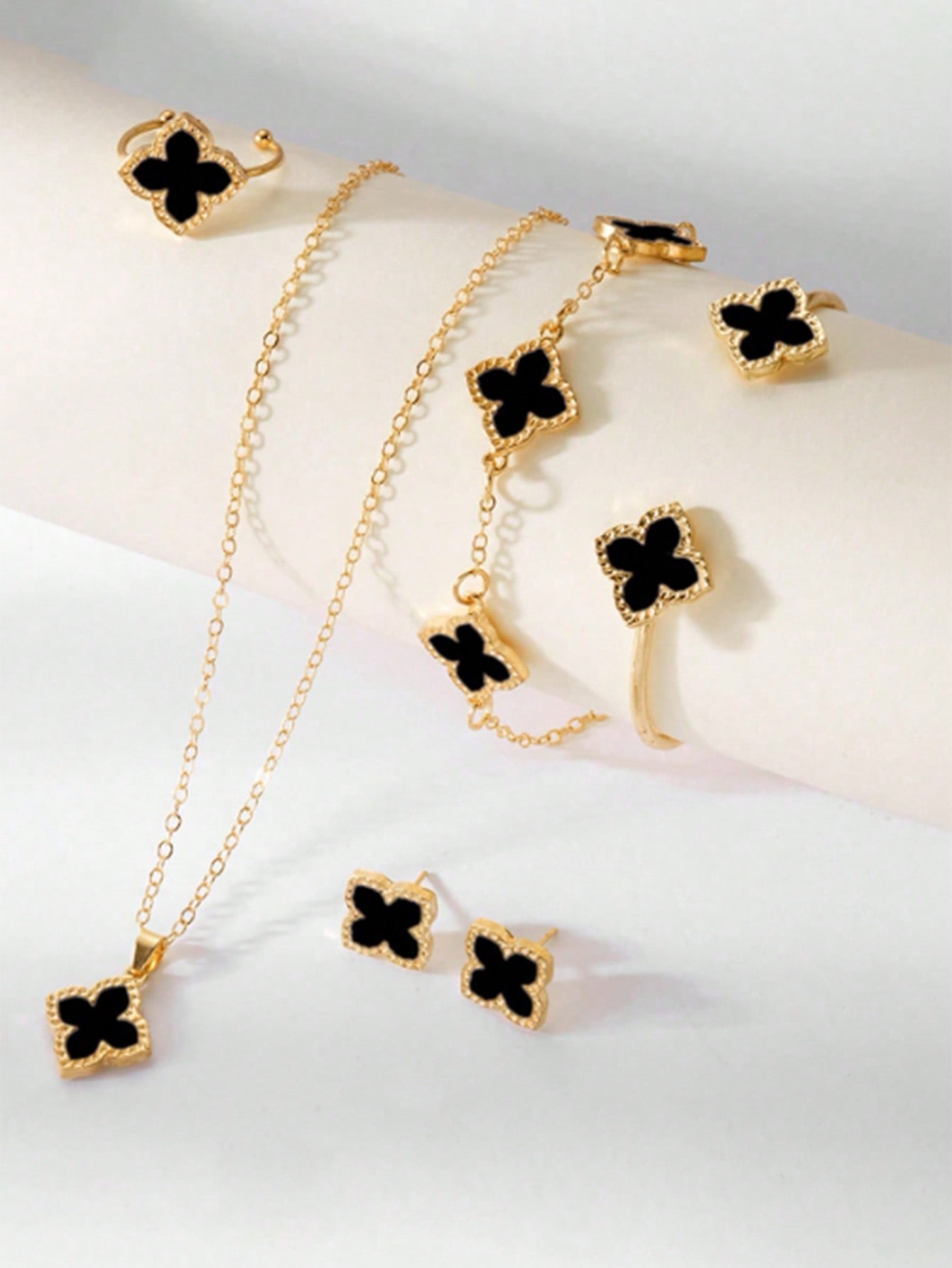 6Pcs Minimalist Four Leaf Clov - огляд і ціна Women Accessories Combo Gift