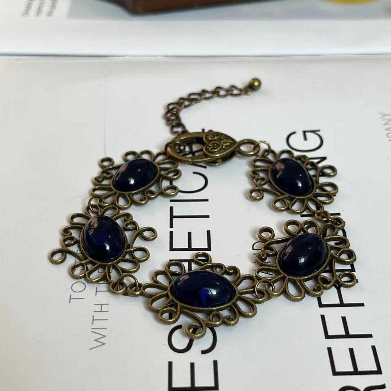 Historical Queen Anne Boleyn H - огляд і ціна Women Accessories Earrings