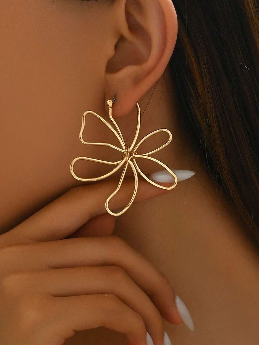 Gold Wireframe Floral Earrings - огляд і ціна Women Accessories Earrings